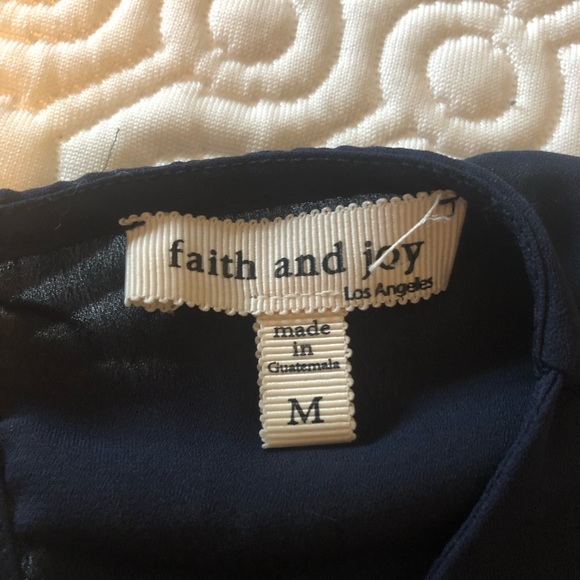 Navy blue Faith and Joy sleeveless blouse size medium - Picture 4 of 5